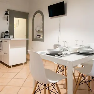 2 Next To A Market And Piazza Santa Croce - Homeunity , Florenz Italien